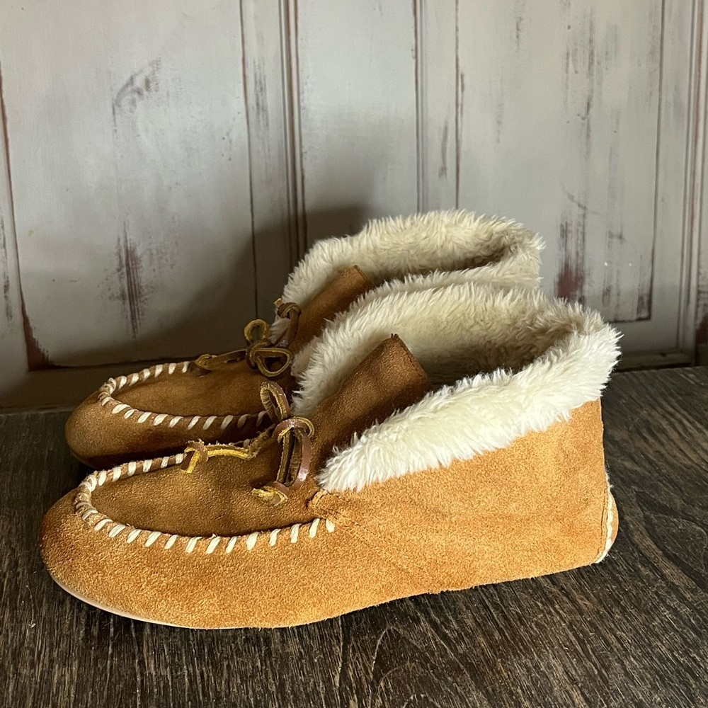 Clarks brown suede leather fur lined bootie slipper shoes, W-8